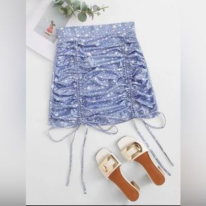 Star print blue ruched skirt